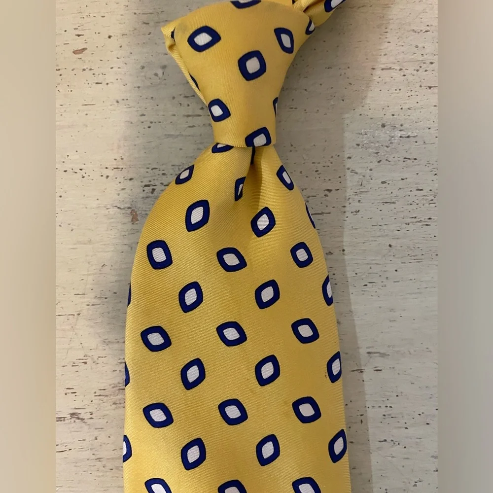 BROOKS BROTHERS MAKERS Hand Made‎ in USA Printed Silk Tie Yellow (Multi)